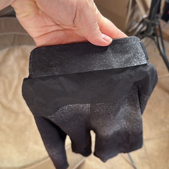 Lululemon Black Gray Pace Breaker Classic Lined Short Inseam 6” Size Medium - Picture 10 of 15